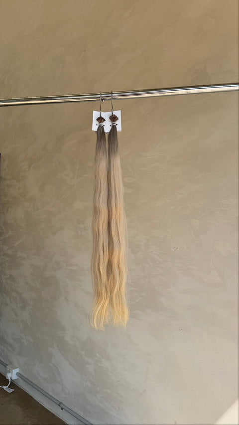 blonde extensions with slight wave